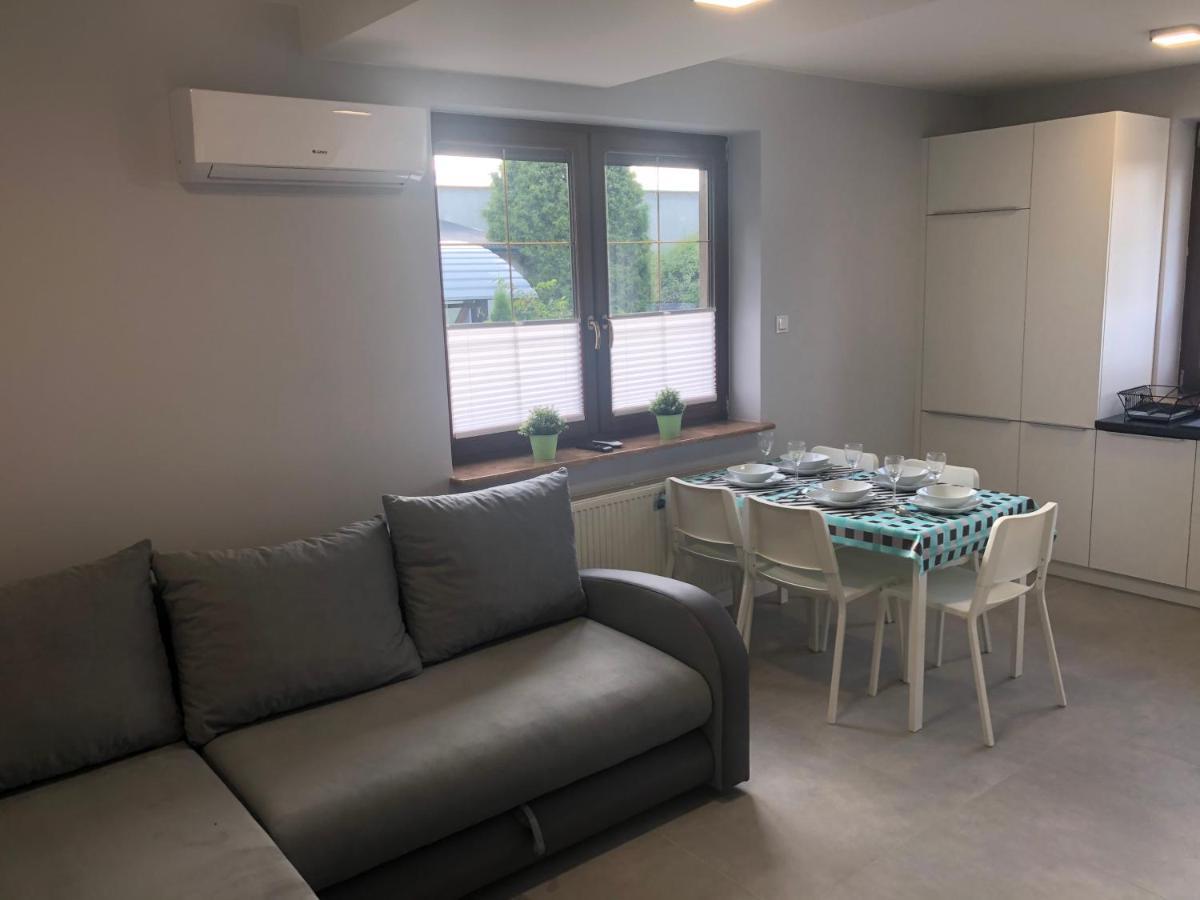 Klimatyzowane Apartamenty I Pokoje Przy Targach Kielce Exterior foto