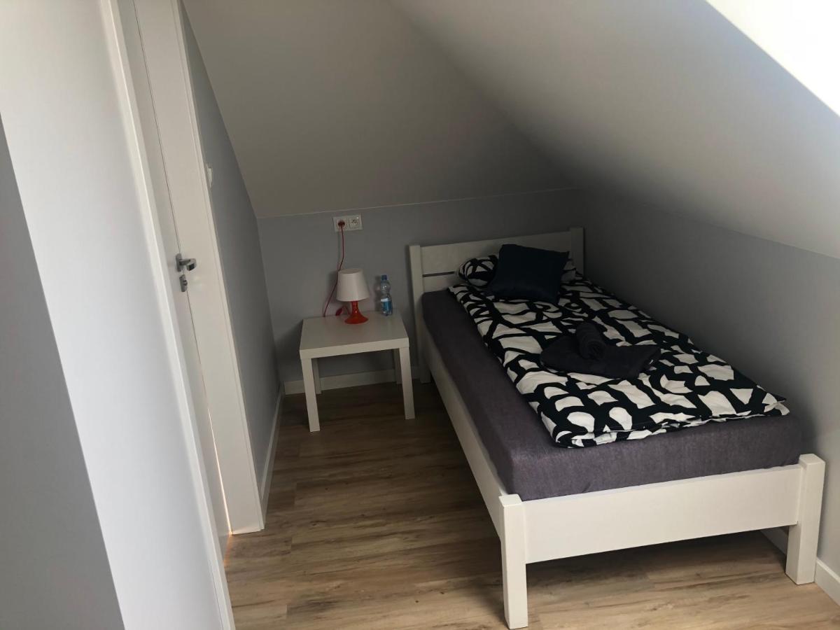 Klimatyzowane Apartamenty I Pokoje Przy Targach Kielce Exterior foto